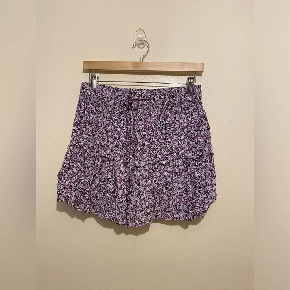 Zara Floral Purple and Black Patterned Skort. Size M